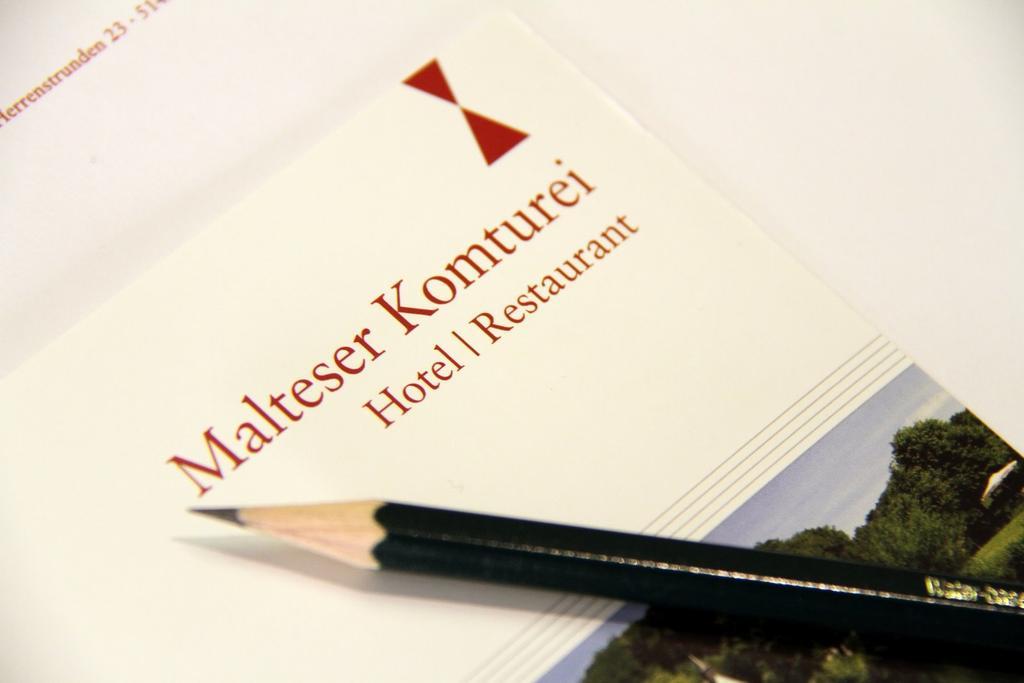 Malteser Komturei Hotel / Restaurant Bergisch Gladbach Exterior foto